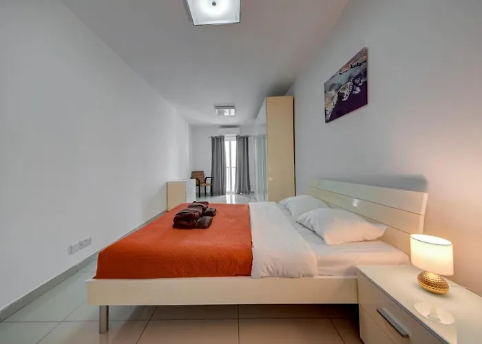 Central, Spacious With Sea Views