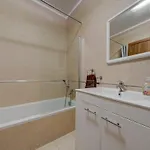 Central, Spacious With Sea Views セント・ポールズ・ベイ