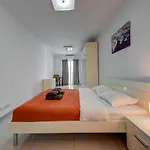 Central, Spacious With Sea Views