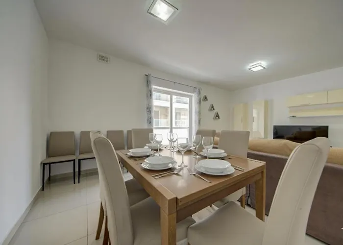 Apartman Central, Spacious With Sea Views San Pawl il-Baħar