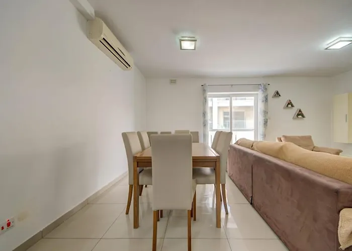 Central, Spacious With Sea Views * San Pawl il-Baħar