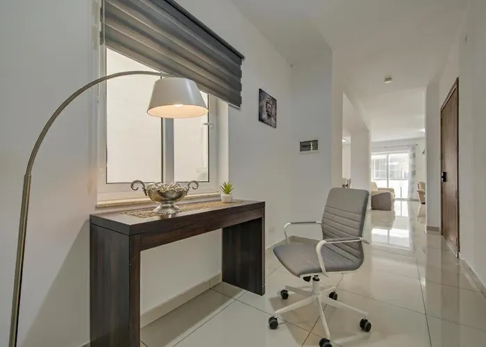 Central, Spacious With Sea Views St. Paul's Bay