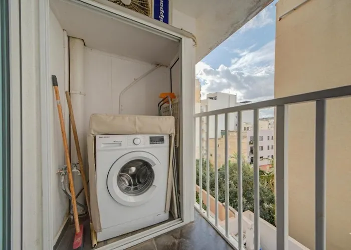 Apartmán Central, Spacious With Sea Views *